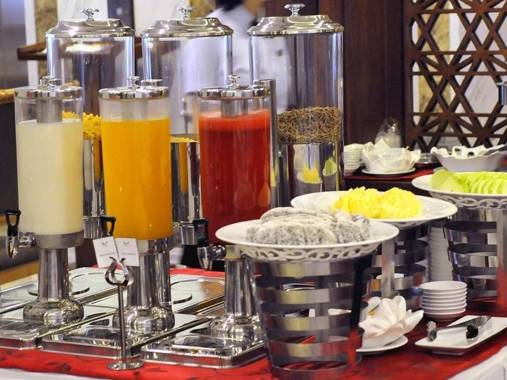Cách Chọn Và Sử Dụng Bình Đựng Nước Trái Cây Buffet Đúng Cách