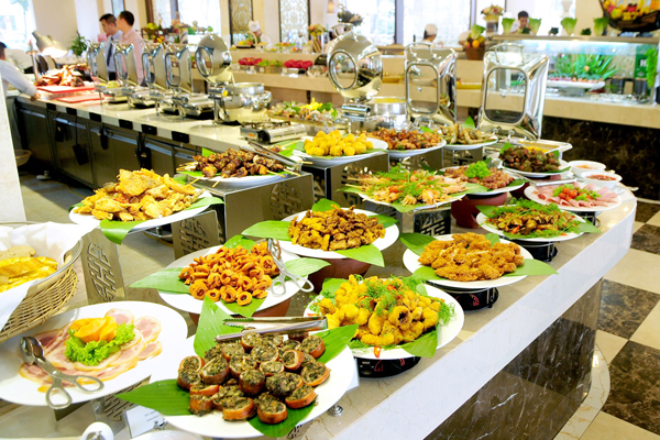 7-luu-y-khi-lua-chon-hinh-thuc-to-chuc-tiec-cuoi-buffet-2