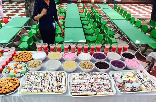 thuc donn tiec buffet cho be