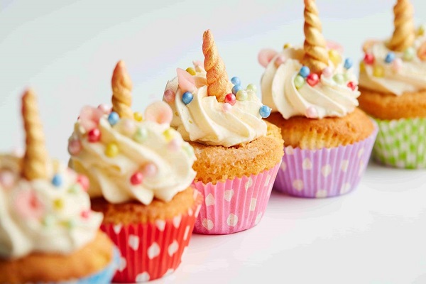 bánh buffet ngọt cupcakes