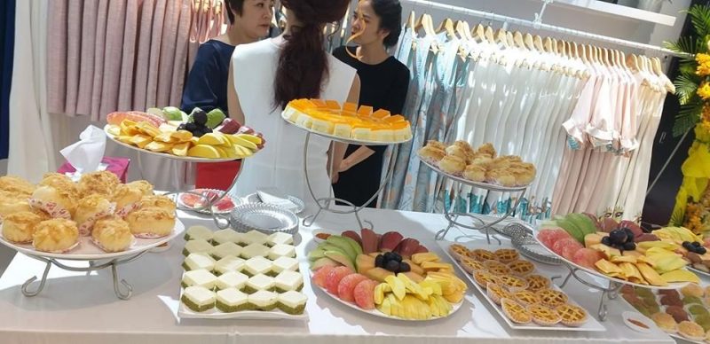 Buffet bánh ngọt ăn kèm