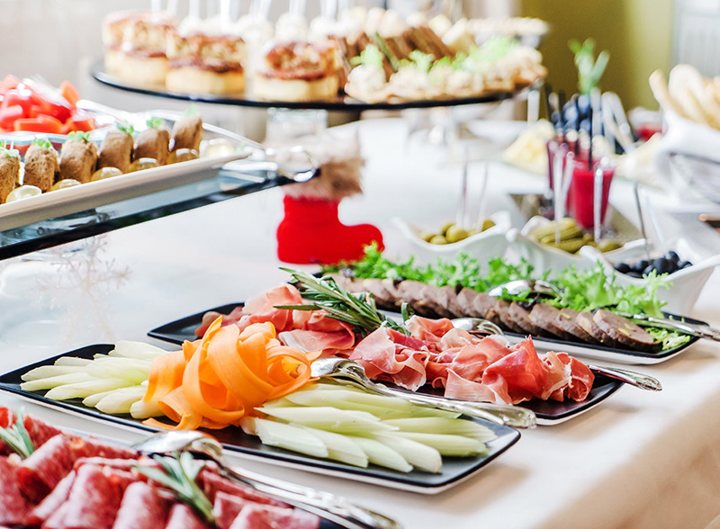 Tiệc cưới buffet ngoài trời