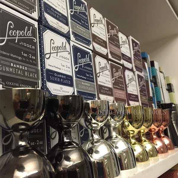 các đồ dùng pha chế tại quầy bar