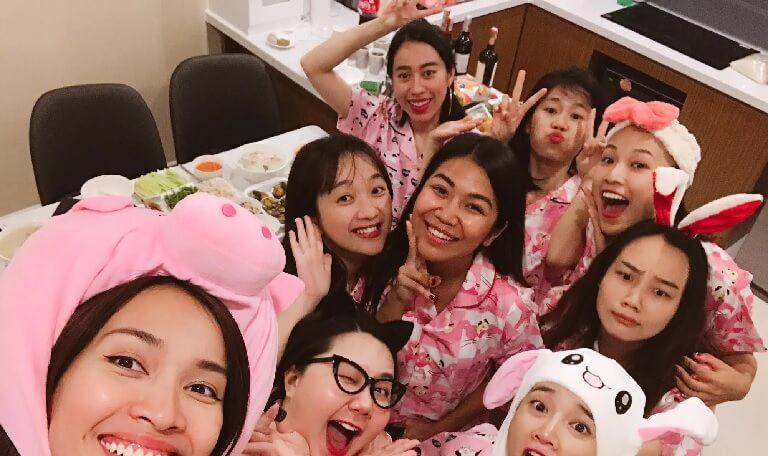 Hội bạn thân tiệc độc thân Hội bạn thân tiệc độc thân