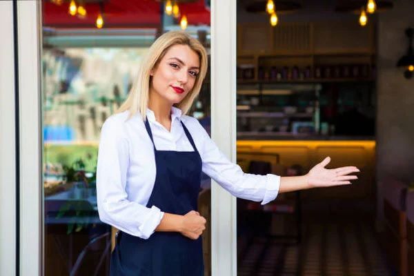 hướng dẫn khách vào nhà hàng hướng dẫn khách vào nhà hàng