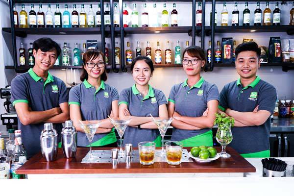 nhân viên bartender