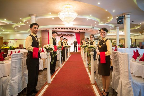 Quy trình đón tiếp khách tại nhà hàng, tiệc sự kiện