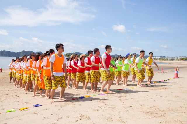 tổ chức team building sinh nhật công ty