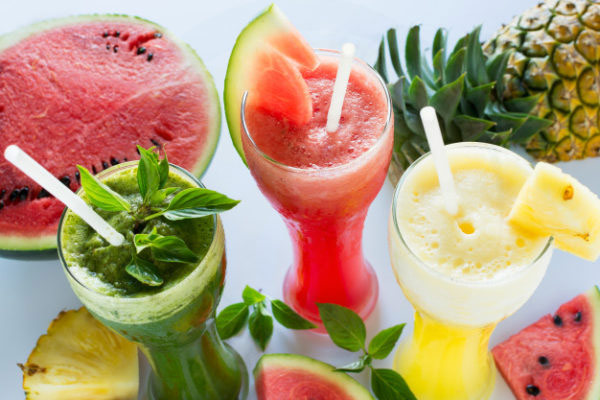 Thức uống nước ép trái cây mát lạnh thơm ngon