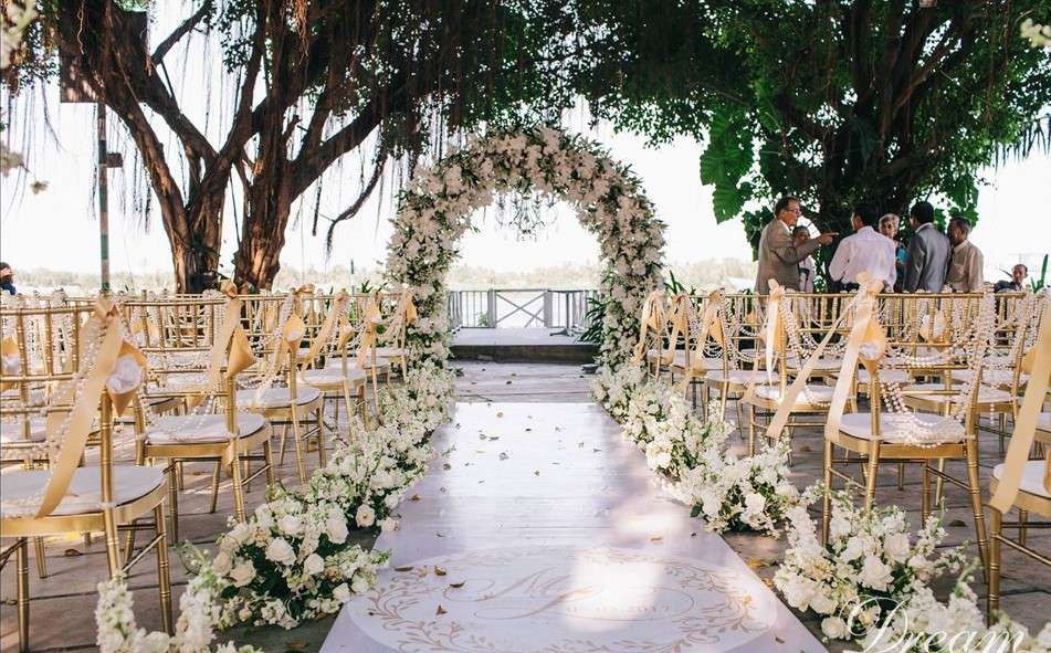 Tổ chức tiệc cưới ngoài trời xu hướng thịnh hành của giới trẻ