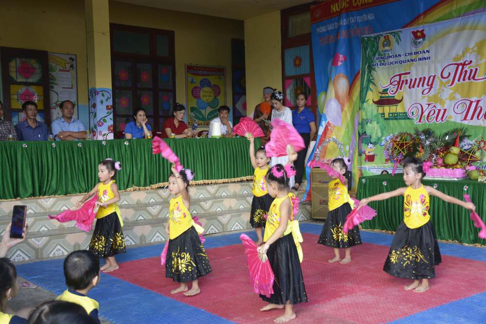 trang trí tiệc trung thu trang trí tiệc trung thu