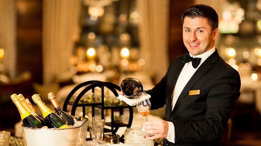 Trợ lý nhà hàng là gì? Công việc trợ lý quản lý nhà hàng