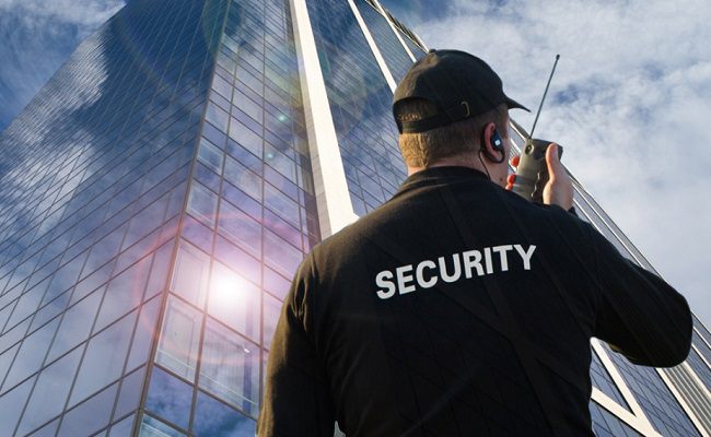 tuần tra kiểm soát an ninh khu vực khách sạn